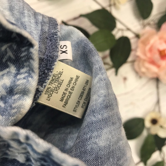 Cloth & Stone XS Button Up Collared Chambray Top - Picture 2 of 6